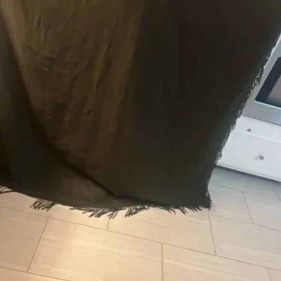 Stunning Loro Piana cashmere wrap⭐️ - Picture 6 of 10